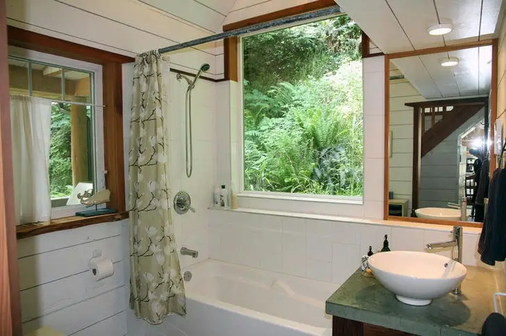 log cabin bathroom