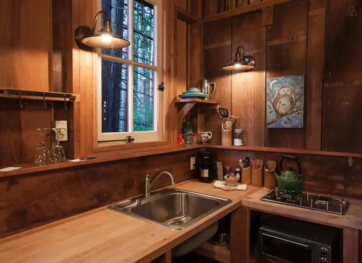 Log cabin kitchen