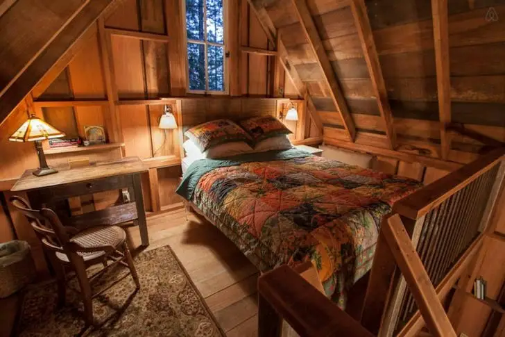 Log cabin bathroom