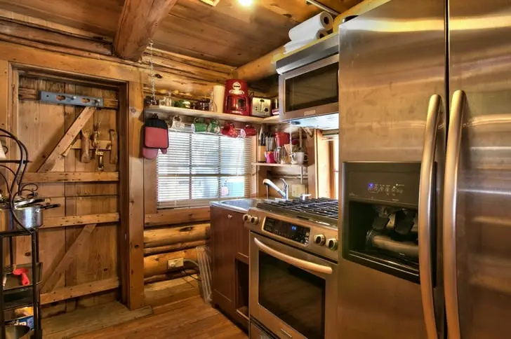 log cabin kitchen