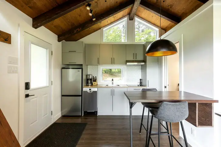 Log cabin kitchen