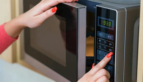 6 Mistakes You're Making While Using Your Microwave